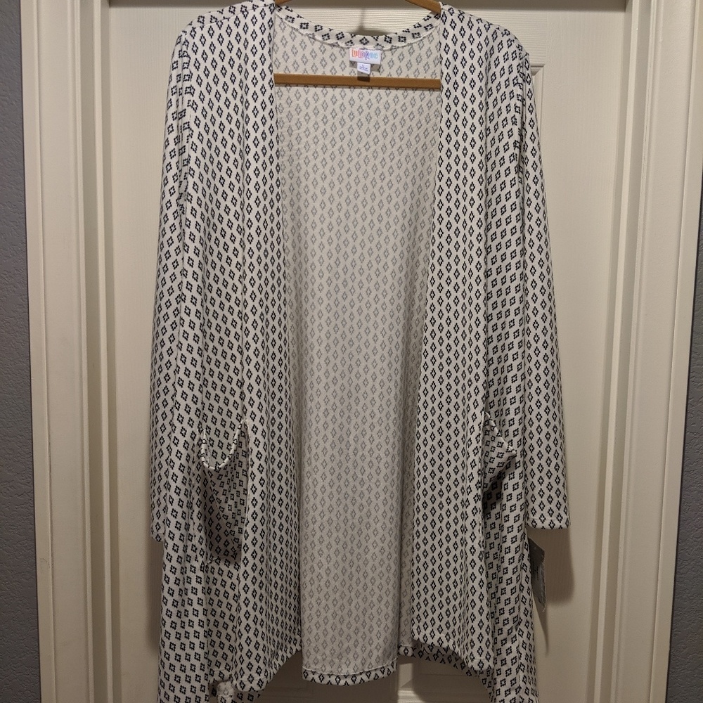 Like new LuLaRoe Caroline Cardigan